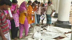 Bangladesh building collapse death toll over 800