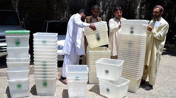 Pakistan Taliban threatens suicide bombings during Saturday’s election