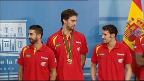 Basketball: Gasol Out : Basketball: Gasol Out