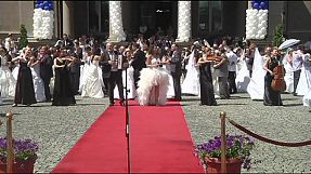 Mariage simultané pour plus de 200 couples en Serbie