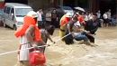 world Hundreds stranded by floods in southern Chinese province