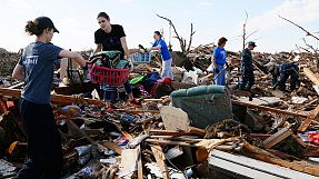 Volunteers travel to help Oklahoma clean-up after tornado