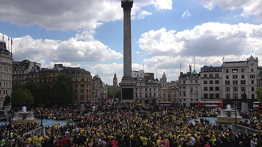 London turns red and yellow for Bayern-Borussia Champions League final London turns red and yellow for Bayern-Borussia Champions League final