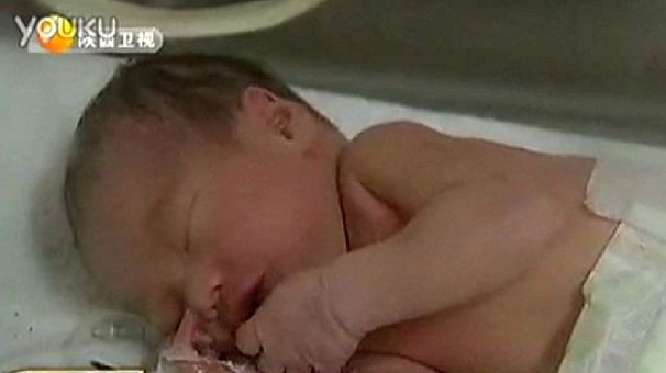 China: rescatado un bebé de dentro de una tubería