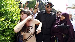 Tunisie : la militante Femen Amina devant la justice