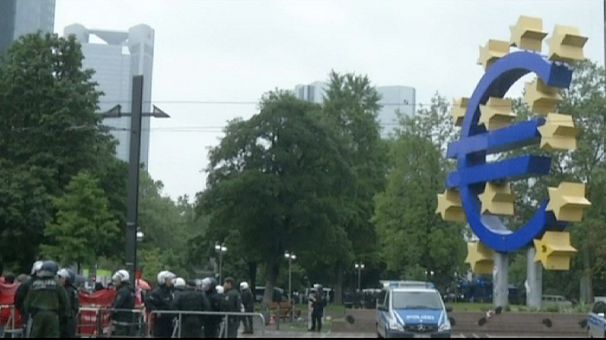 ‘Blockupy’ Frankfurt tries to prevent access to European Central Bank