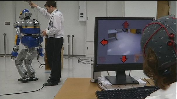 Mind-controlled robot moves closer to reality