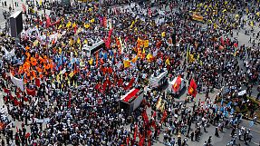 Turkey protestors meet deputy PM and issue demands