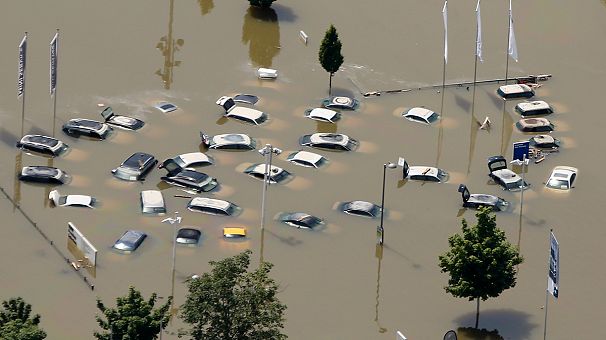 Germany floods: dyke collapses near Magdeburg