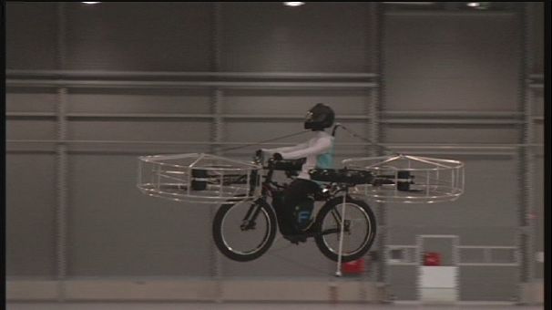 La bicicletta volante: dalla Repubblica Ceca arriva un prototipo