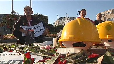 Standing still to move forward, protests in Turkey continue