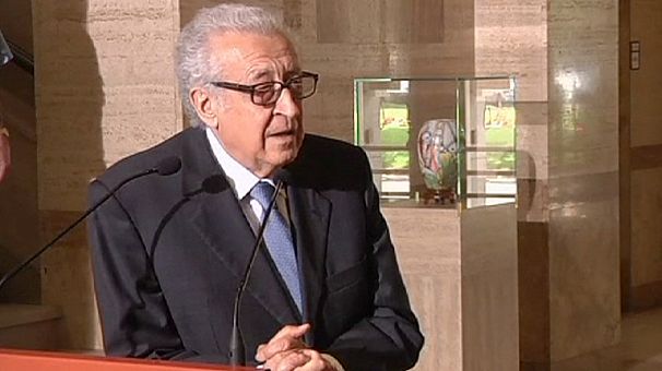 Brahimi calls on major powers to rescue Syria peace talks