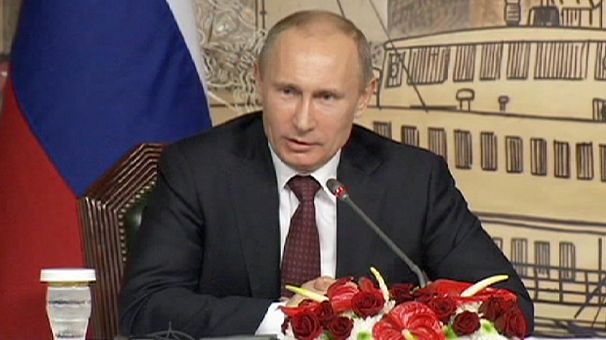 Putin signs law banning homosexual “propaganda”