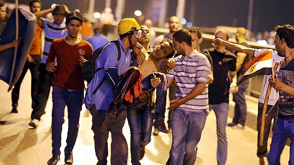 Bridge battle at heart of Cairo clashes
