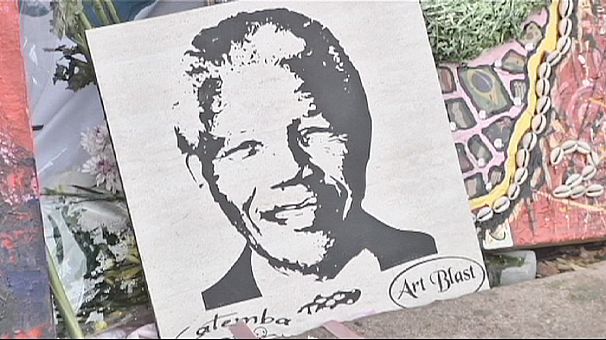 “The Wall” for Mandela outside Pretoria clinic