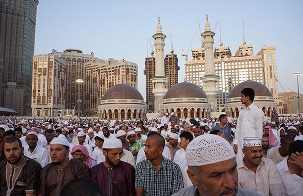 http://static.euronews.com/articles/234850/606x392_ramadan-fitr-mecca.jpg