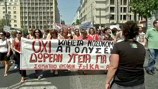 Greece: Doctors strike over plans to close hospitals