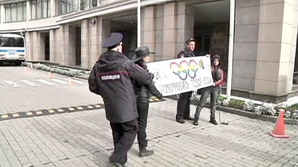 Gay activists arrested in Russia over 2014 Sochi Olympics protest