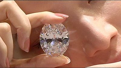 White diamond breaks record in Hong Kong auction White diamond breaks record in Hong Kong auction