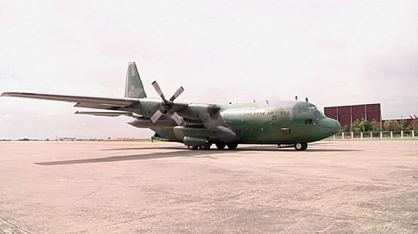 Video shows looting in Tacloban store amid Philippines chaos