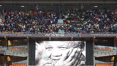 Thousands pay tribute to South Africa’s Madiba Thousands pay tribute to South Africa’s Madiba