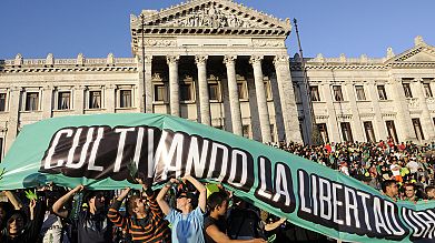 L'Uruguay legalizza la produzione e la vendita di marijuana