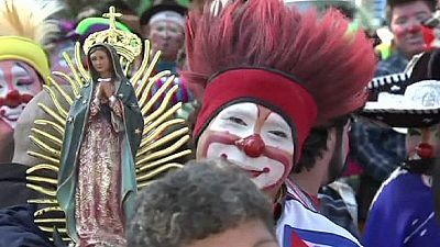 350 clowns go on annual pilgrimage – nocomment 350 clowns go on annual pilgrimage – nocomment