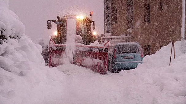 More than a metre of snow in Swiss Alps in 12 hours