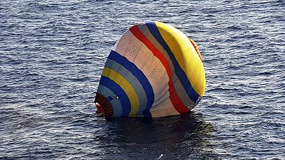 Balão tripulado por um chinês cai nas disputadas ilhas de Senkaku Balão tripulado por um chinês cai nas disputadas ilhas de Senkaku
