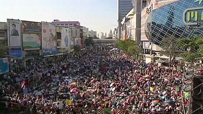 Anti-government protesters try to shut down Bangkok Anti-government protesters try to shut down Bangkok