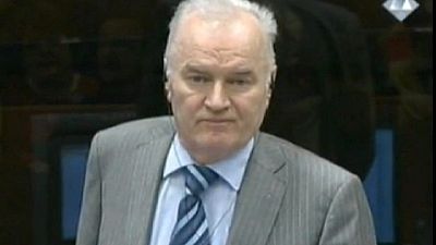 Ex-Yougoslavie: Mladic refuse de témoigner au procès de Karadzic Ex-Yougoslavie: Mladic refuse de témoigner au procès de Karadzic