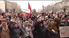 Ucrânia: Bandeiras russas e ucranianas dividem Donetsk Ucrânia: Bandeiras russas e ucranianas dividem Donetsk