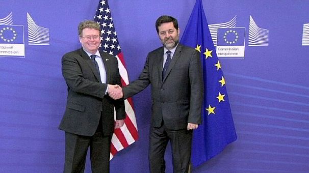 EU, US negotiators hold fresh free trade talks