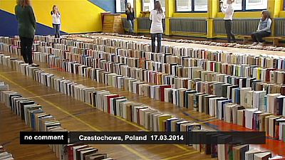 Poland breaks book domino chain world record – nocomment Poland breaks book domino chain world record – nocomment