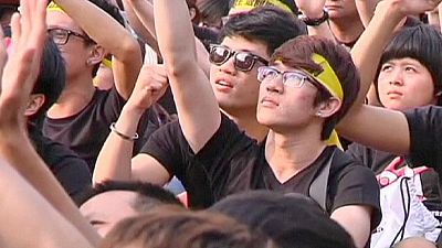 Taiwan: more than 100,000 demonstrate against China trade deal Taiwan: more than 100,000 demonstrate against China trade deal