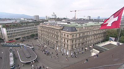 Switzerland begins currency probe Switzerland begins currency probe