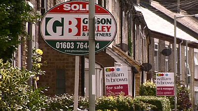 British home prices ease in March, still rising dramatically year-on-year British home prices ease in March, still rising dramatically year-on-year