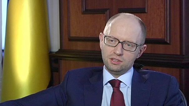 Ukraine PM Yatsenyuk says Putin wants to rebuild USSR