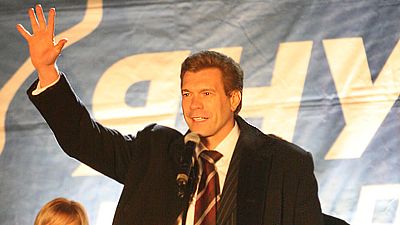Ukraine pro-Russia presidential candidate Oleg Tsarev beaten by angry mob Ukraine pro-Russia presidential candidate Oleg Tsarev beaten by angry mob