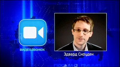 Putin questioned by surprise guest in TV marathon Putin questioned by surprise guest in TV marathon