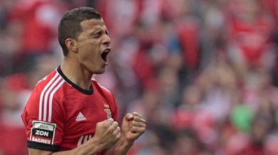 Lima dá jogo do título ao Benfica Lima dá jogo do título ao Benfica