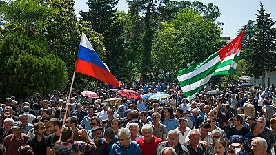 Thousands storm presidential palace in Russia-backed Abkhazia Thousands storm presidential palace in Russia-backed Abkhazia