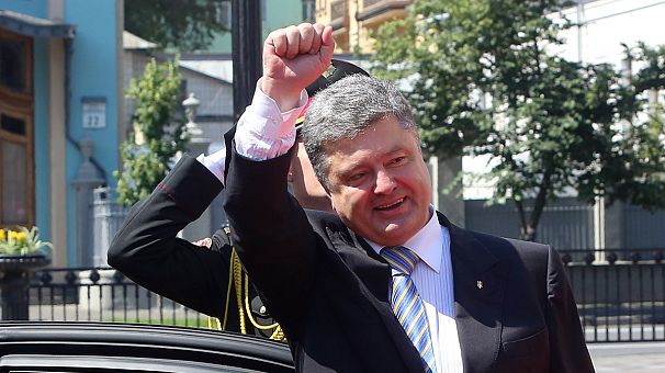 Poroshenko offers escape for rebels but no compromise over weapons