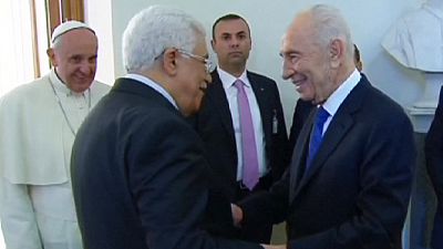 Pope, Abbas and Peres pray for Middle East peace – nocomment Pope, Abbas and Peres pray for Middle East peace – nocomment