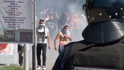Police clash with protesters in Kosovo Police clash with protesters in Kosovo