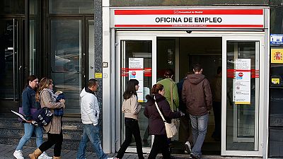Holiday hiring helps Spanish unemployment dip in June Holiday hiring helps Spanish unemployment dip in June