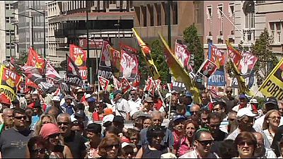 Portugal: Thousands protest in Lisbon over labour law and pension changes Portugal: Thousands protest in Lisbon over labour law and pension changes