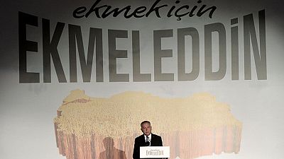 Turchia: al via la campagna elettorale del candidato Ekmeleddin Ihsanoglu Turchia: al via la campagna elettorale del candidato Ekmeleddin Ihsanoglu