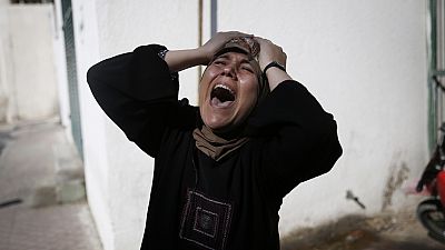 Mother cries in Palestine Mother cries in Palestine