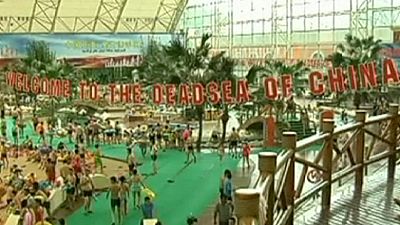 Sichuanese holiday-makers escape summer heat at water park – nocomment Sichuanese holiday-makers escape summer heat at water park – nocomment